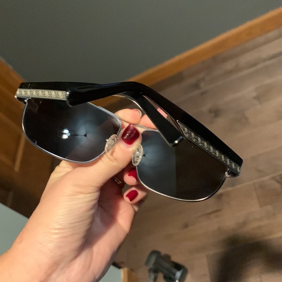 EUC GUESS sunglasses - Picture 5 of 7